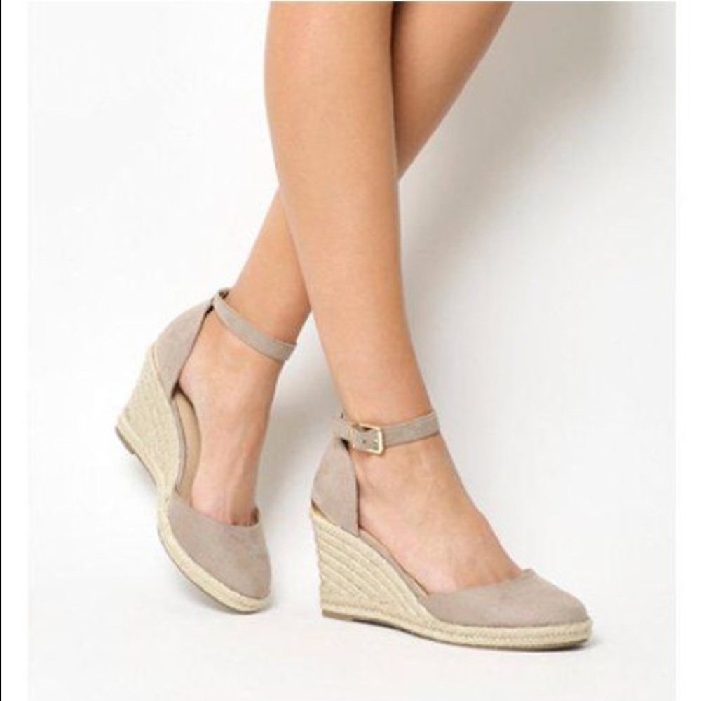 NWOT BAMBOO Taupe Espadrille Wedges Size 9